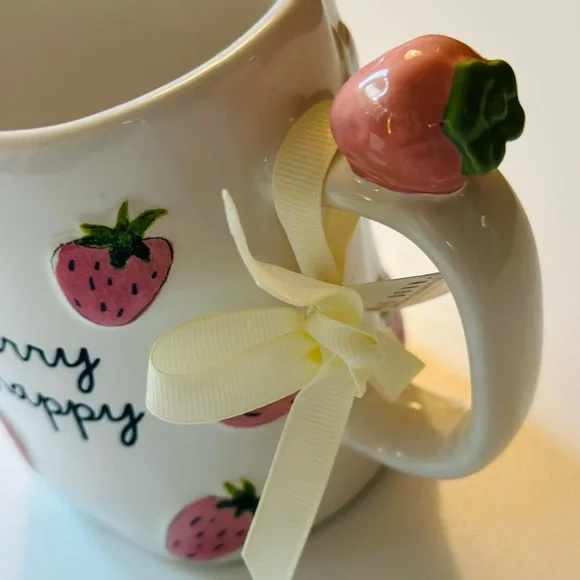 NEW! RAE DUNN Berry Happy Mug NWT Strawberry Kitchen Coffee Collectors - Picture 3 of 10